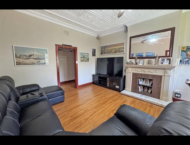 4 BEDROOM HOUSE FOR SALE IN SYDENHAM